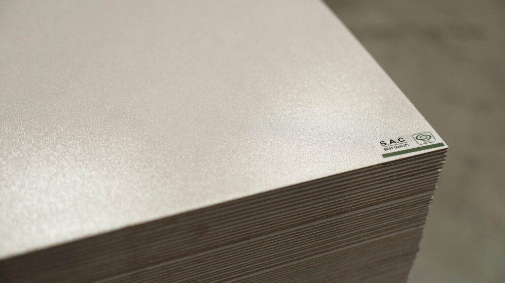 تولیدکننده انواع ورق های چوب و ام دی اف